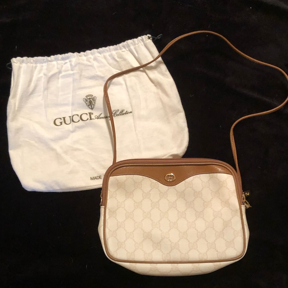 Authentic Gucci Shoulder bag purse w/ dust bag 👝